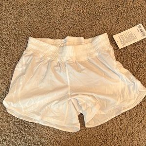Lululemon Track that mid rise short